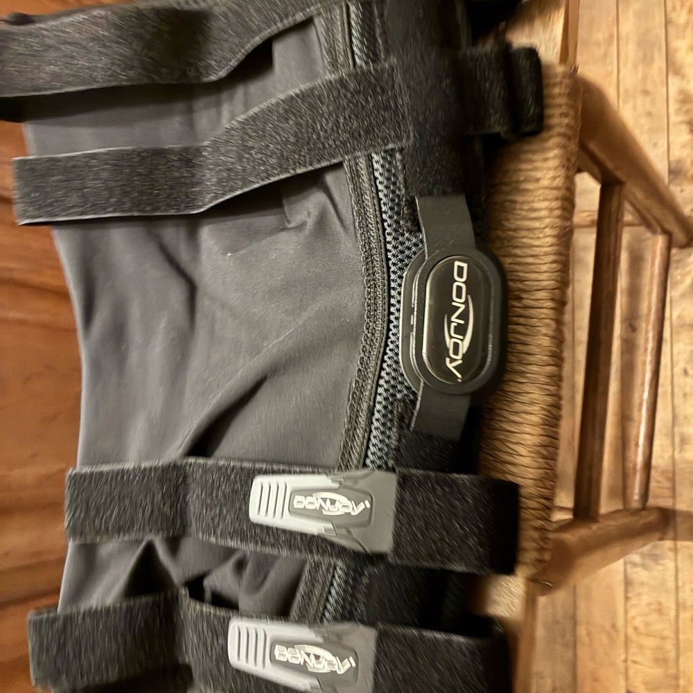 Black Knee Brace men’s 3 XL